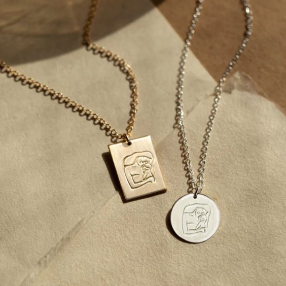 GLDN Toujours Necklace - Picture 4 of 4